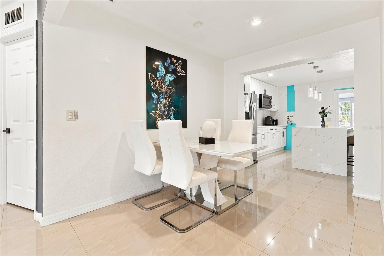 6529 LA MESA CIR