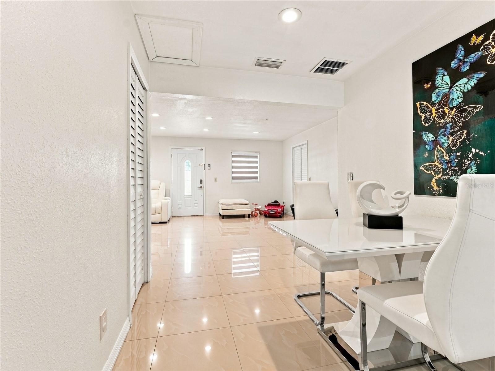 6529 LA MESA CIR