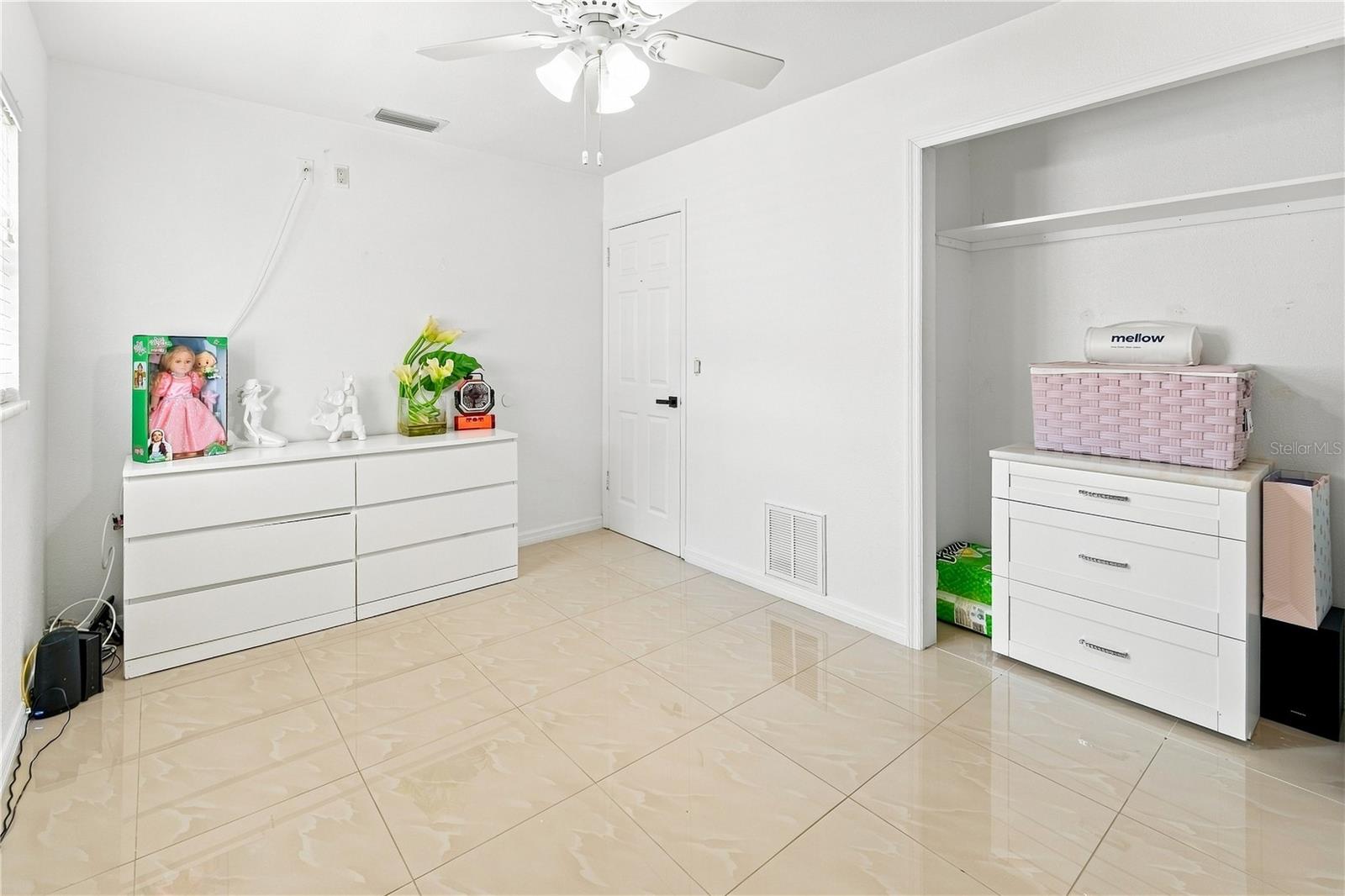 6529 LA MESA CIR