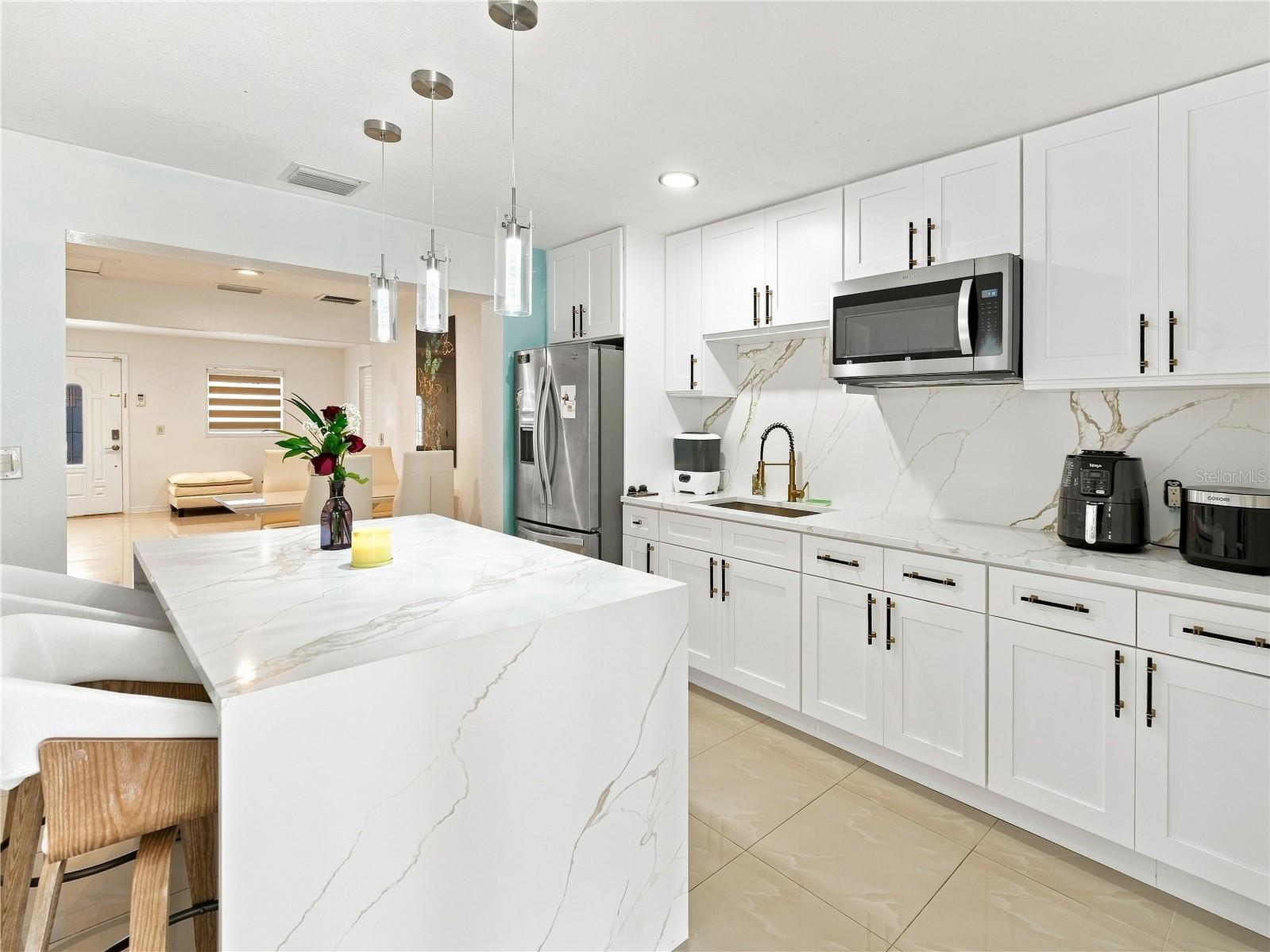 6529 LA MESA CIR