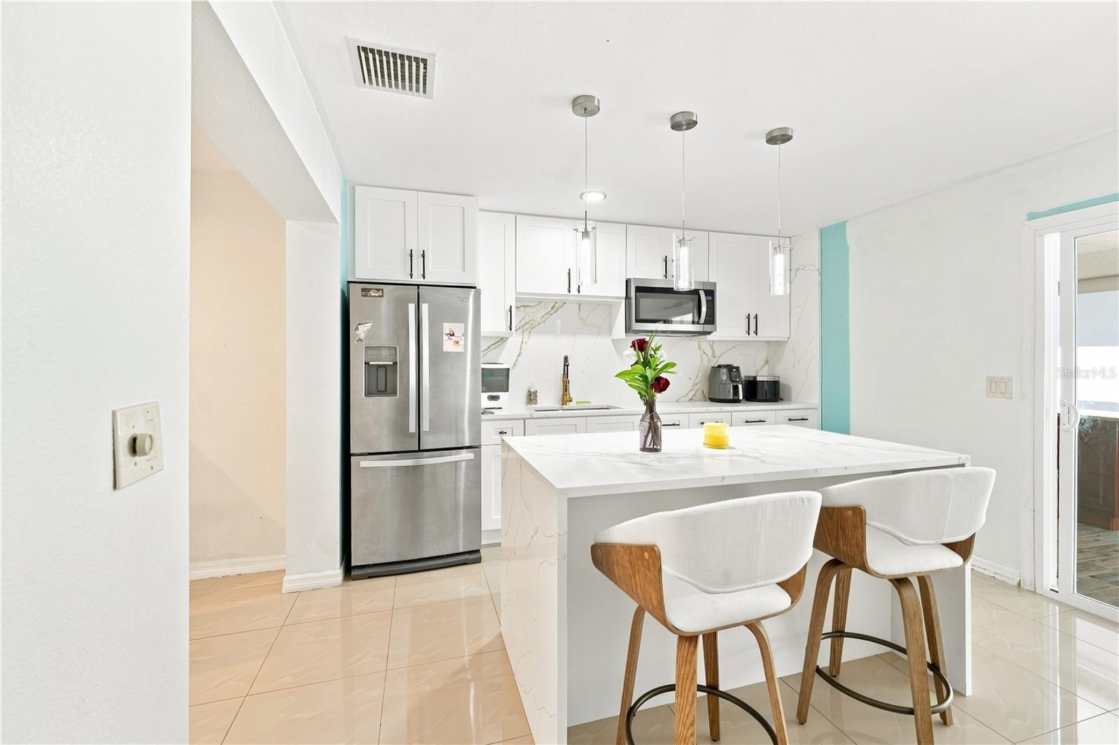 6529 LA MESA CIR