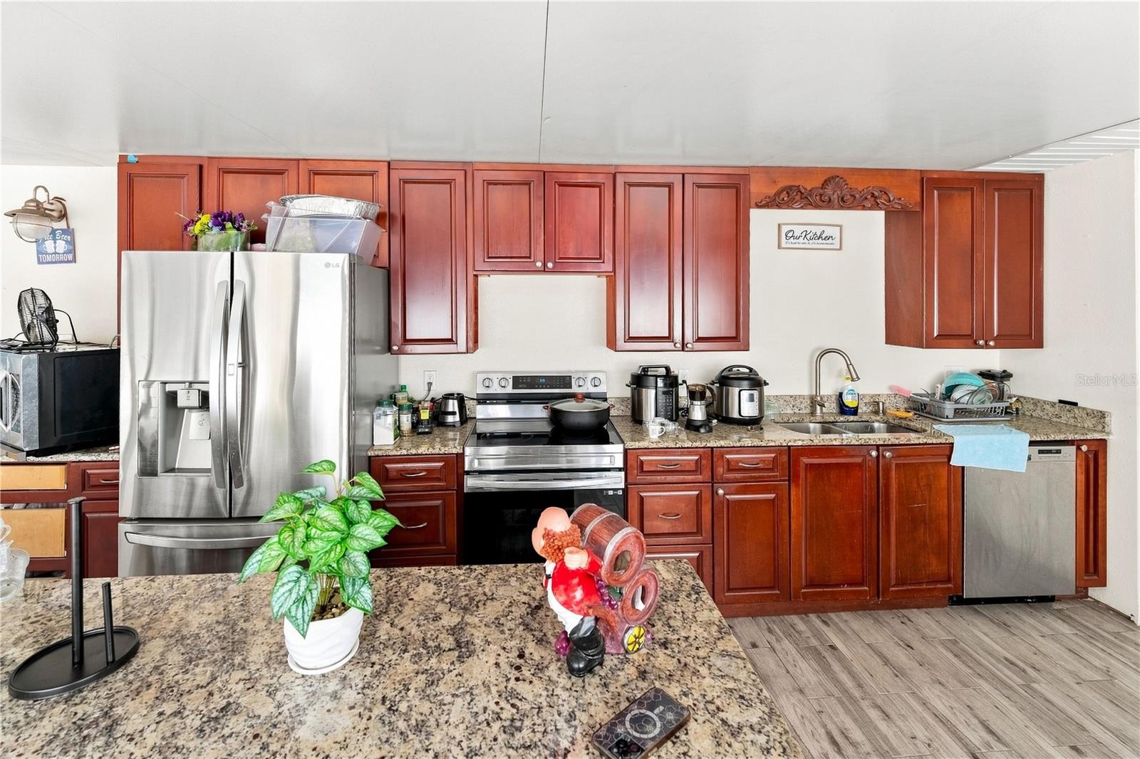 6529 LA MESA CIR