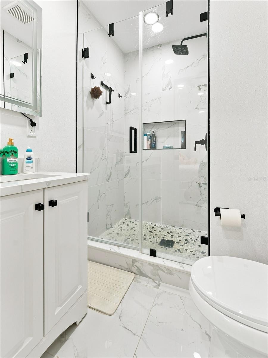 6529 LA MESA CIR
