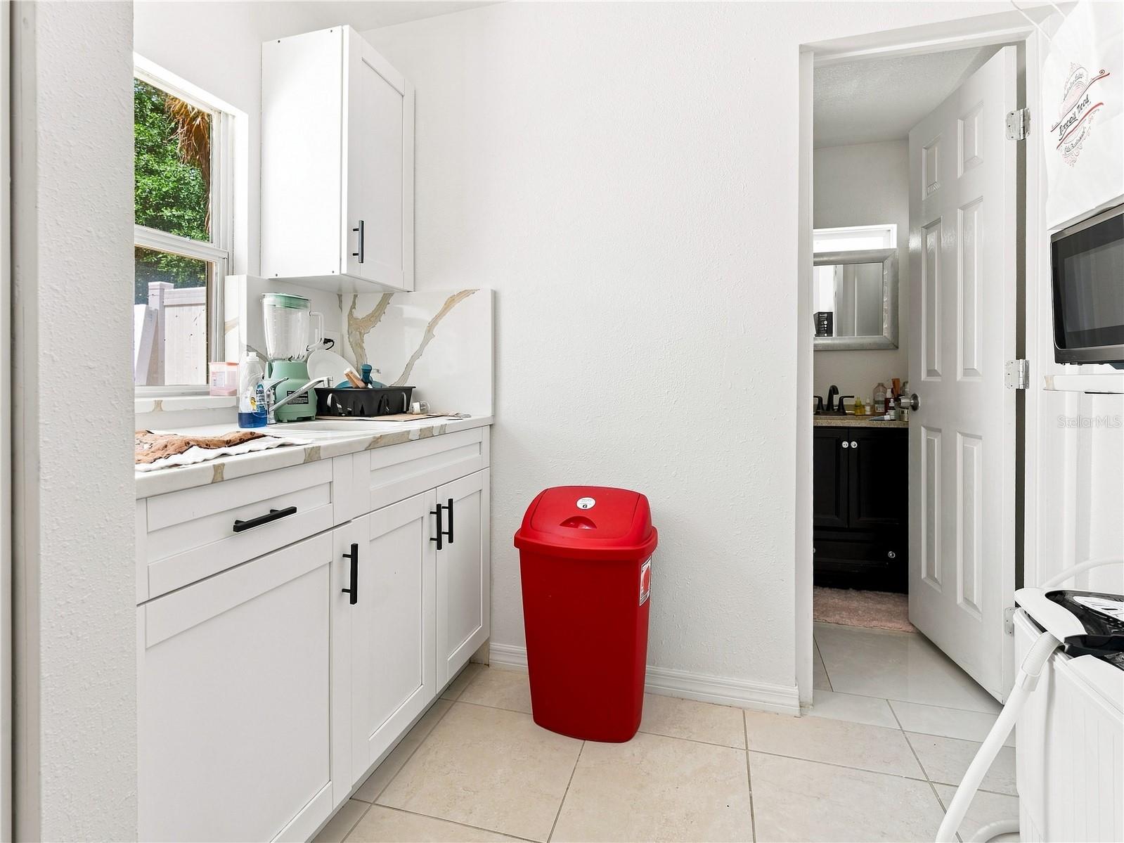 6529 LA MESA CIR