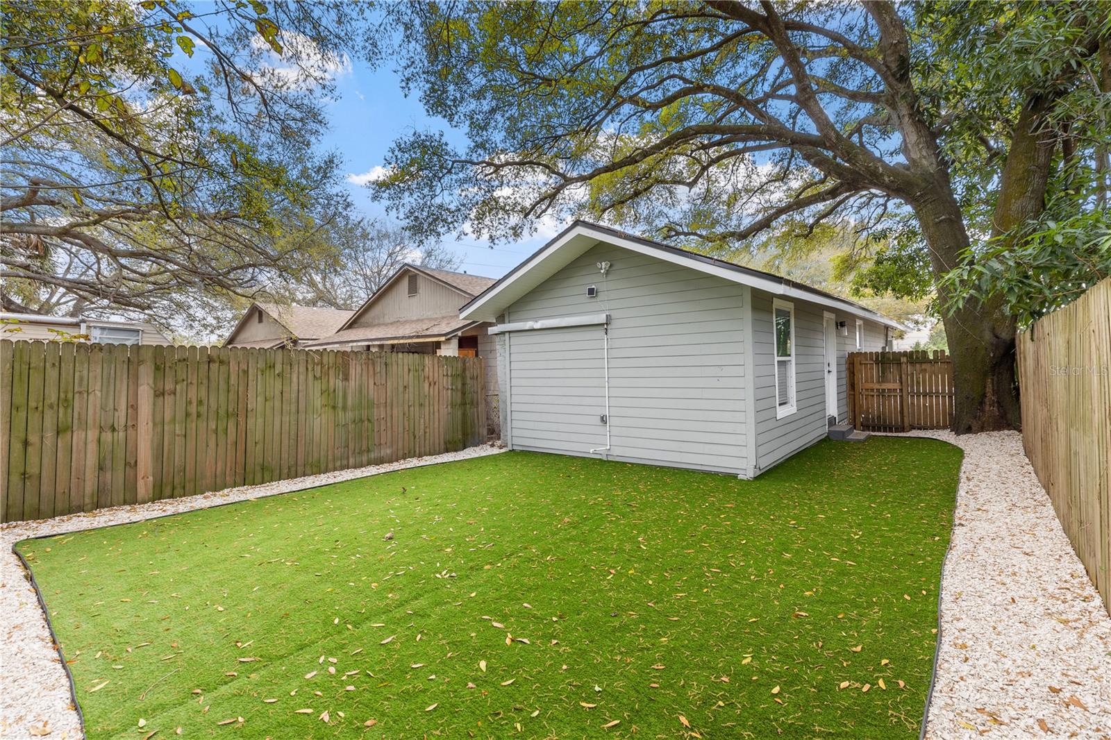 2410 E COLUMBUS DR