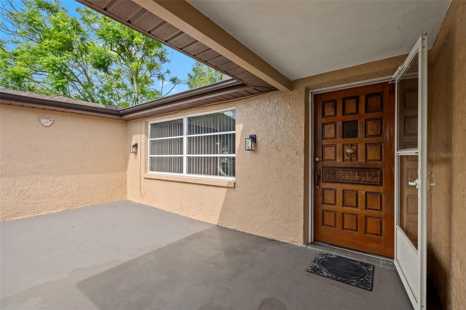 9926 LAKESIDE LN