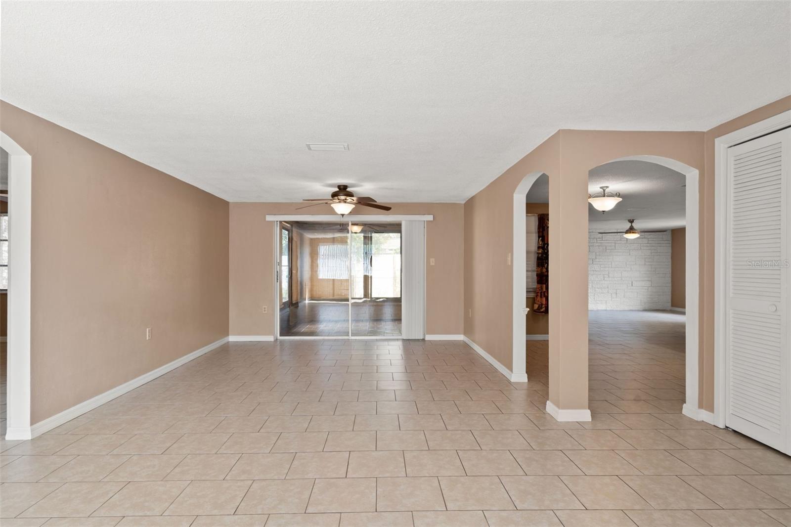 9926 LAKESIDE LN