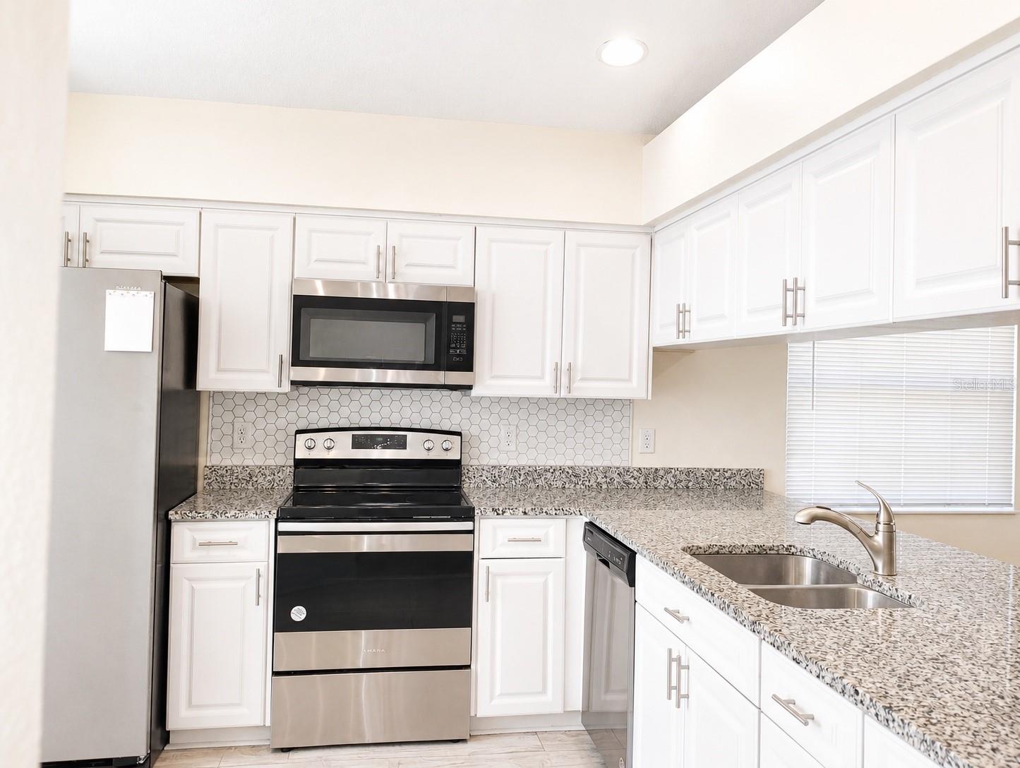 10114 BRIAR CIR