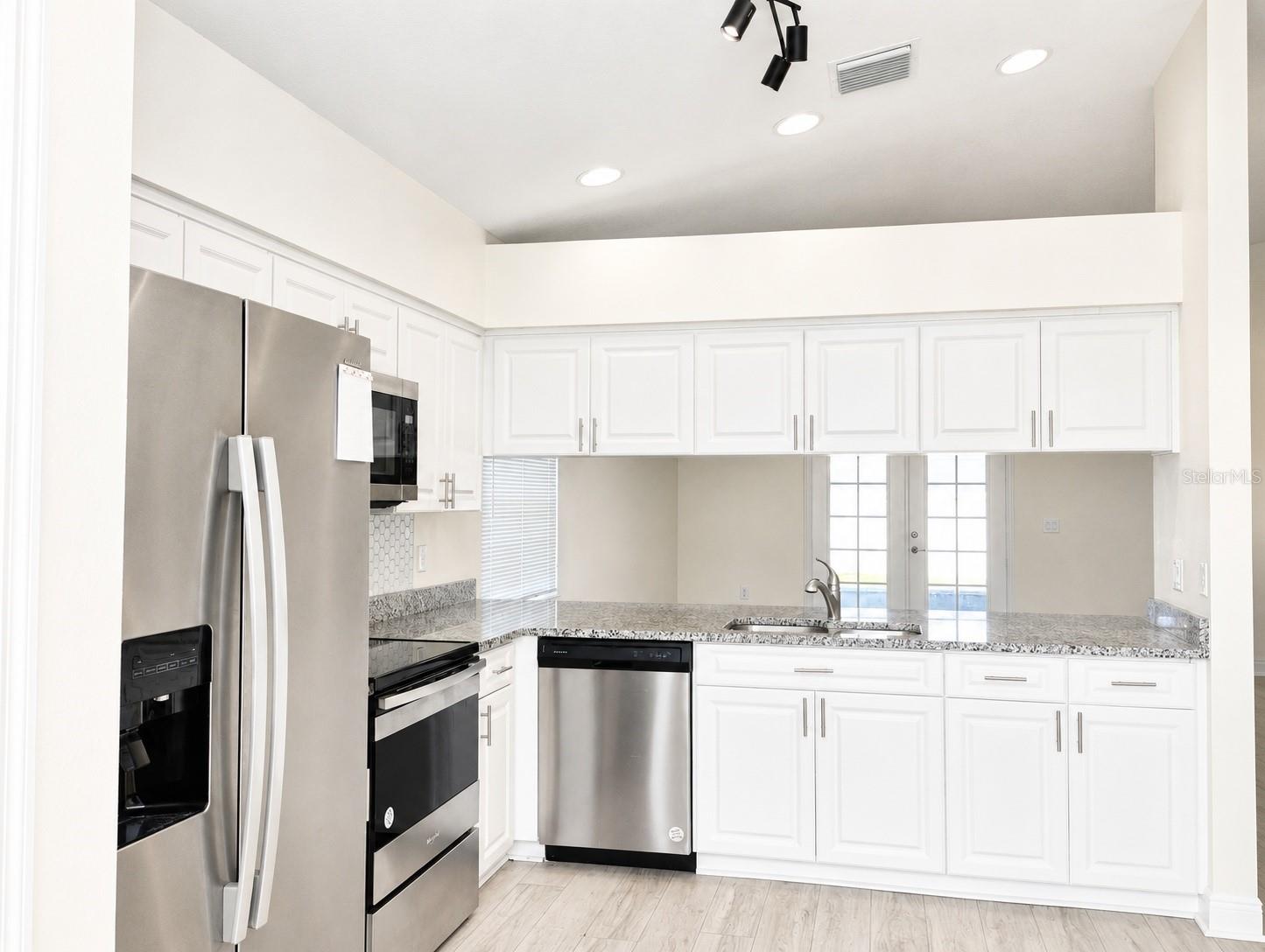 10114 BRIAR CIR