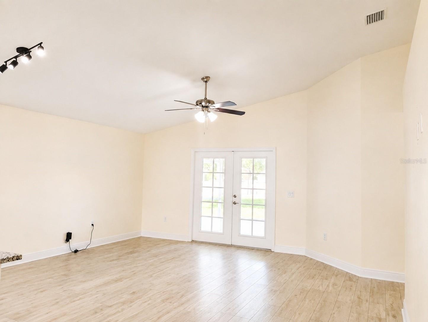 10114 BRIAR CIR