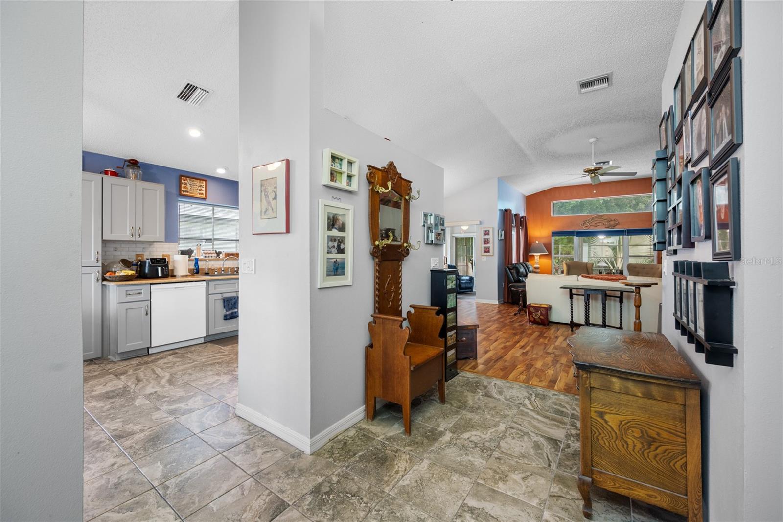 1044 DALESIDE LN