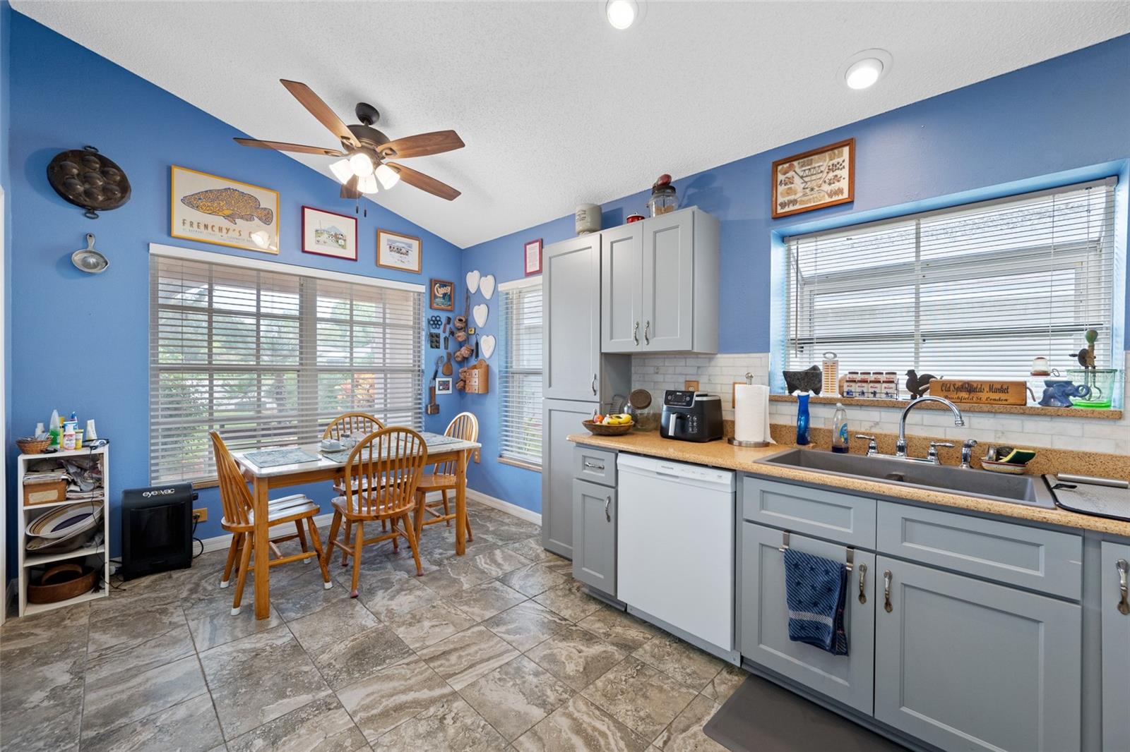 1044 DALESIDE LN