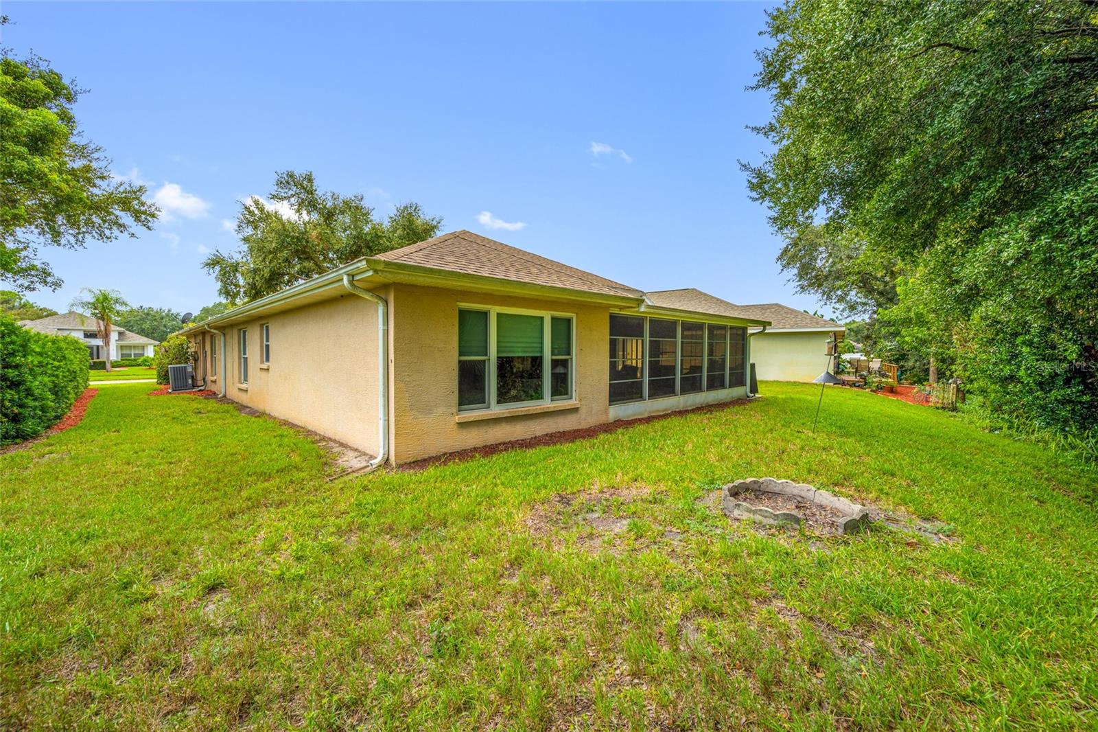 1044 DALESIDE LN