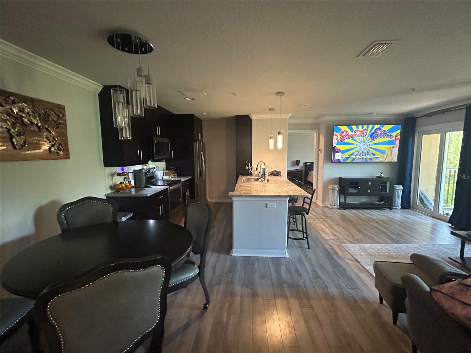 5111 ROYAL PALMS WAY #202