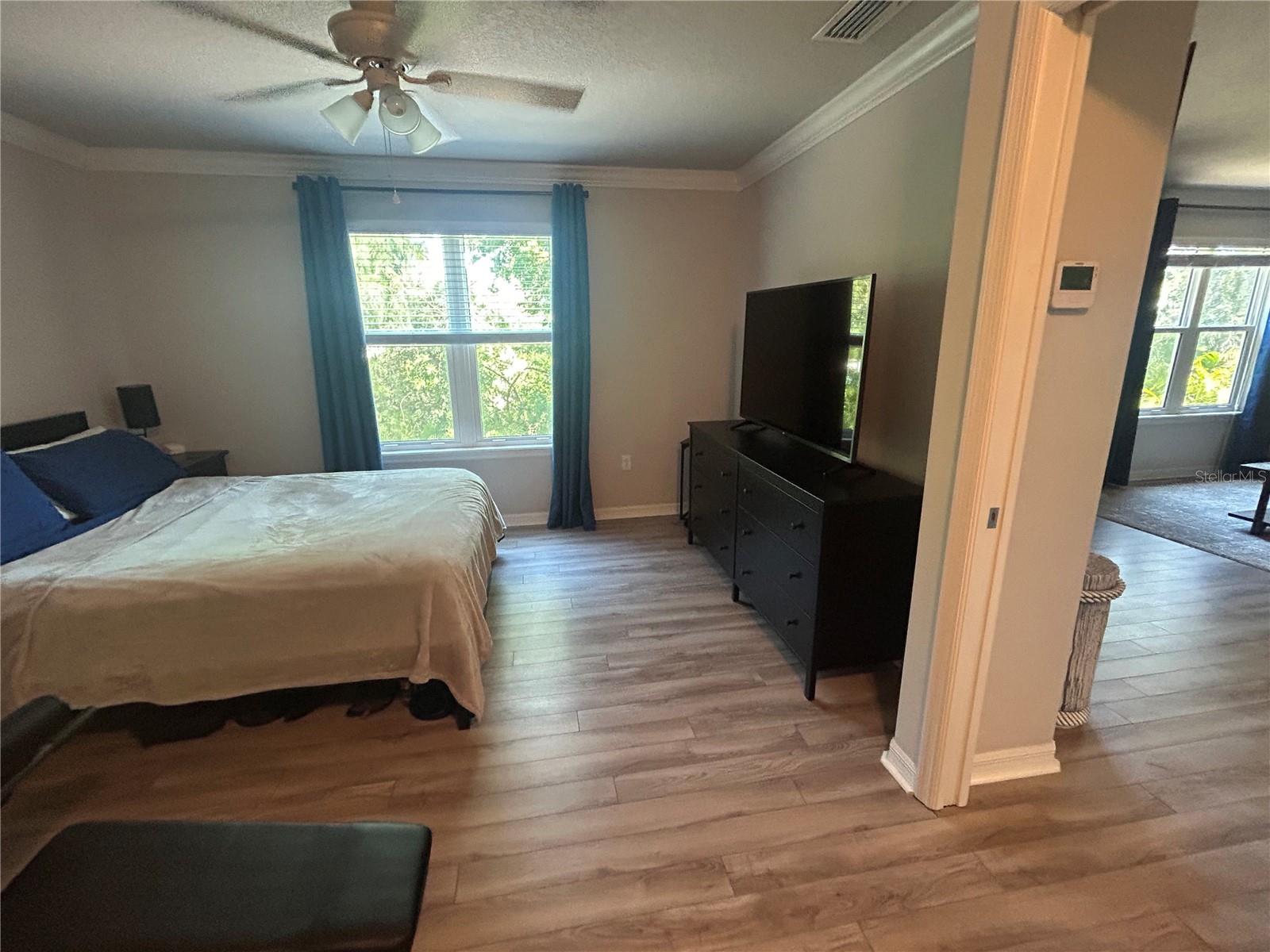 5111 ROYAL PALMS WAY #202
