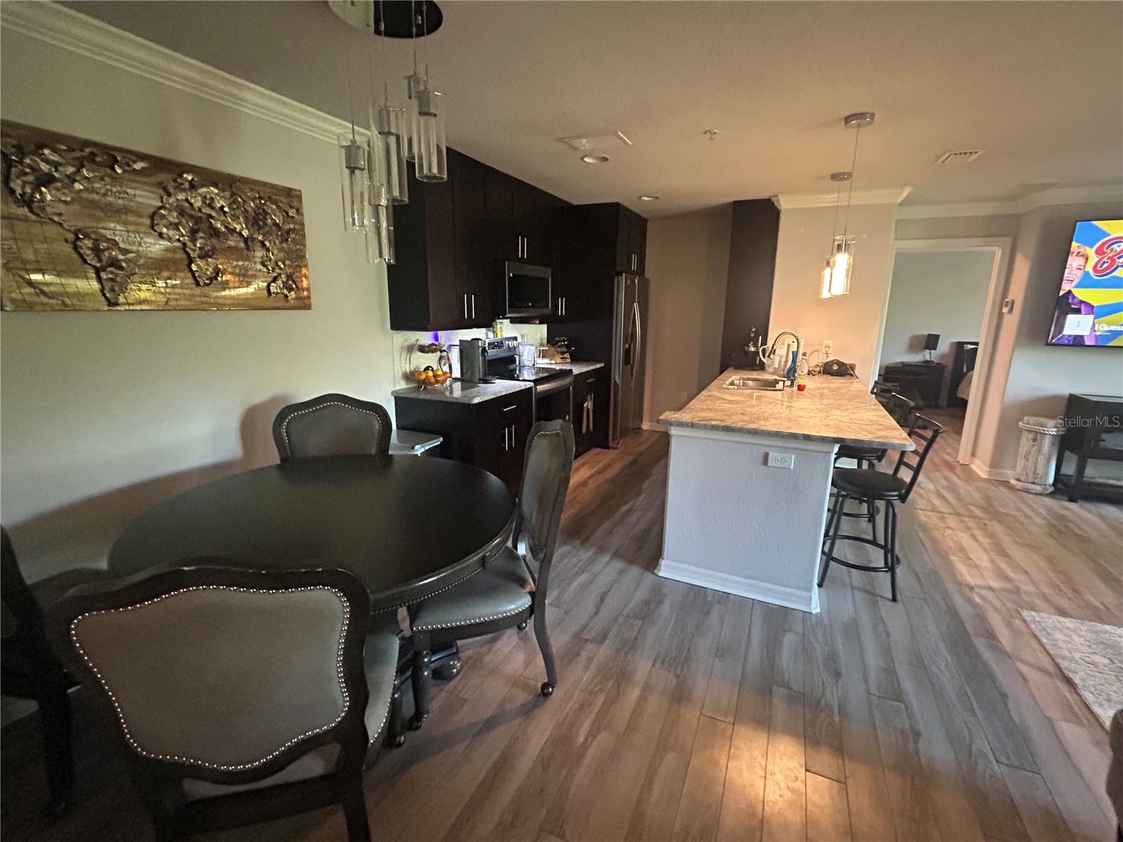 5111 ROYAL PALMS WAY #202