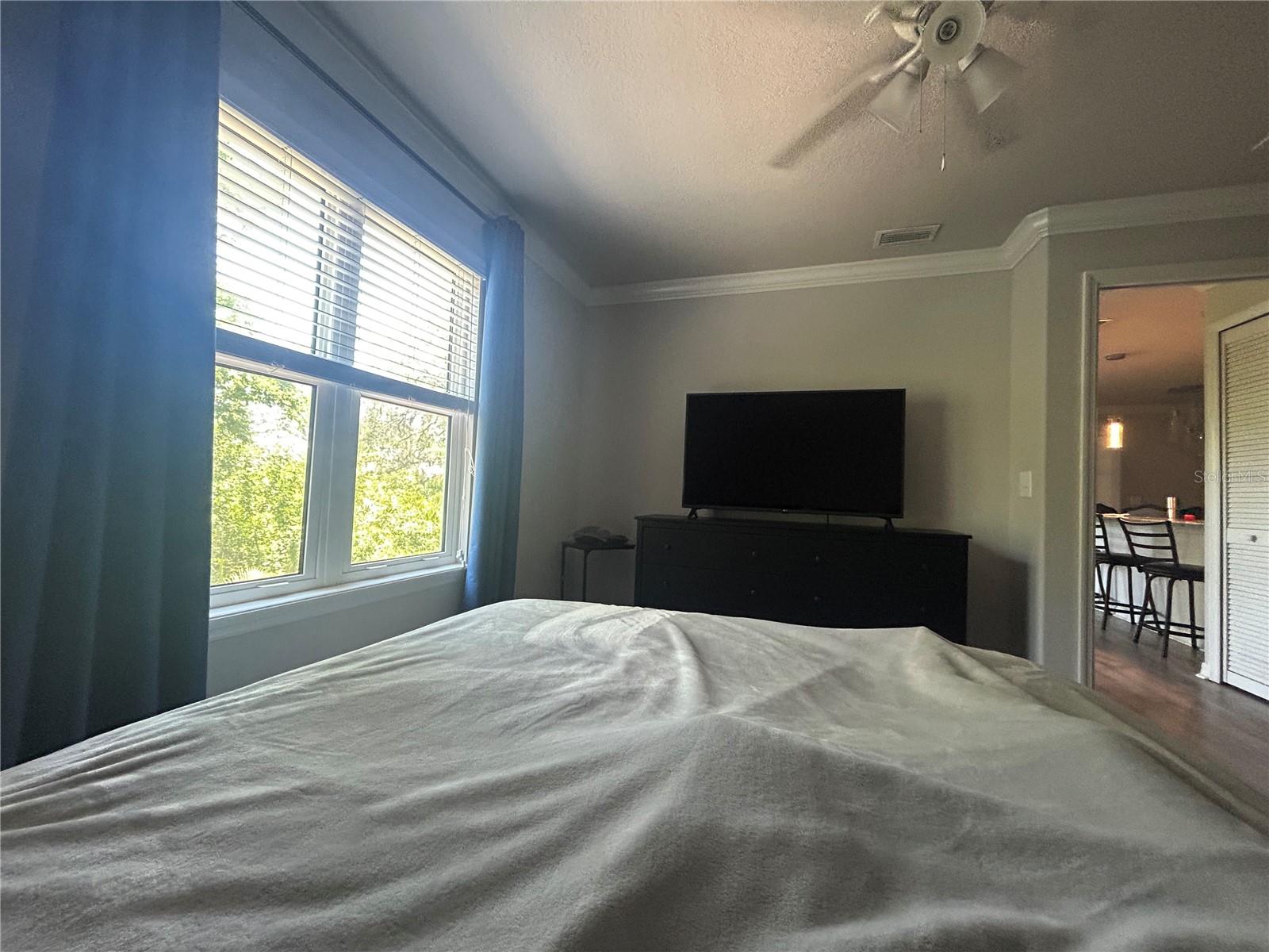 5111 ROYAL PALMS WAY #202