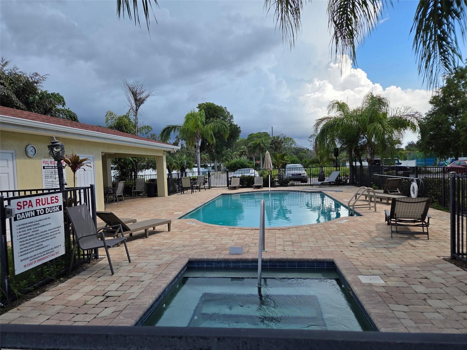 5111 ROYAL PALMS WAY #202