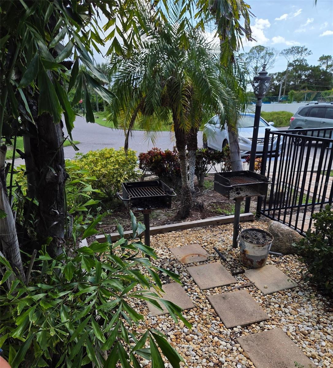 5111 ROYAL PALMS WAY #202