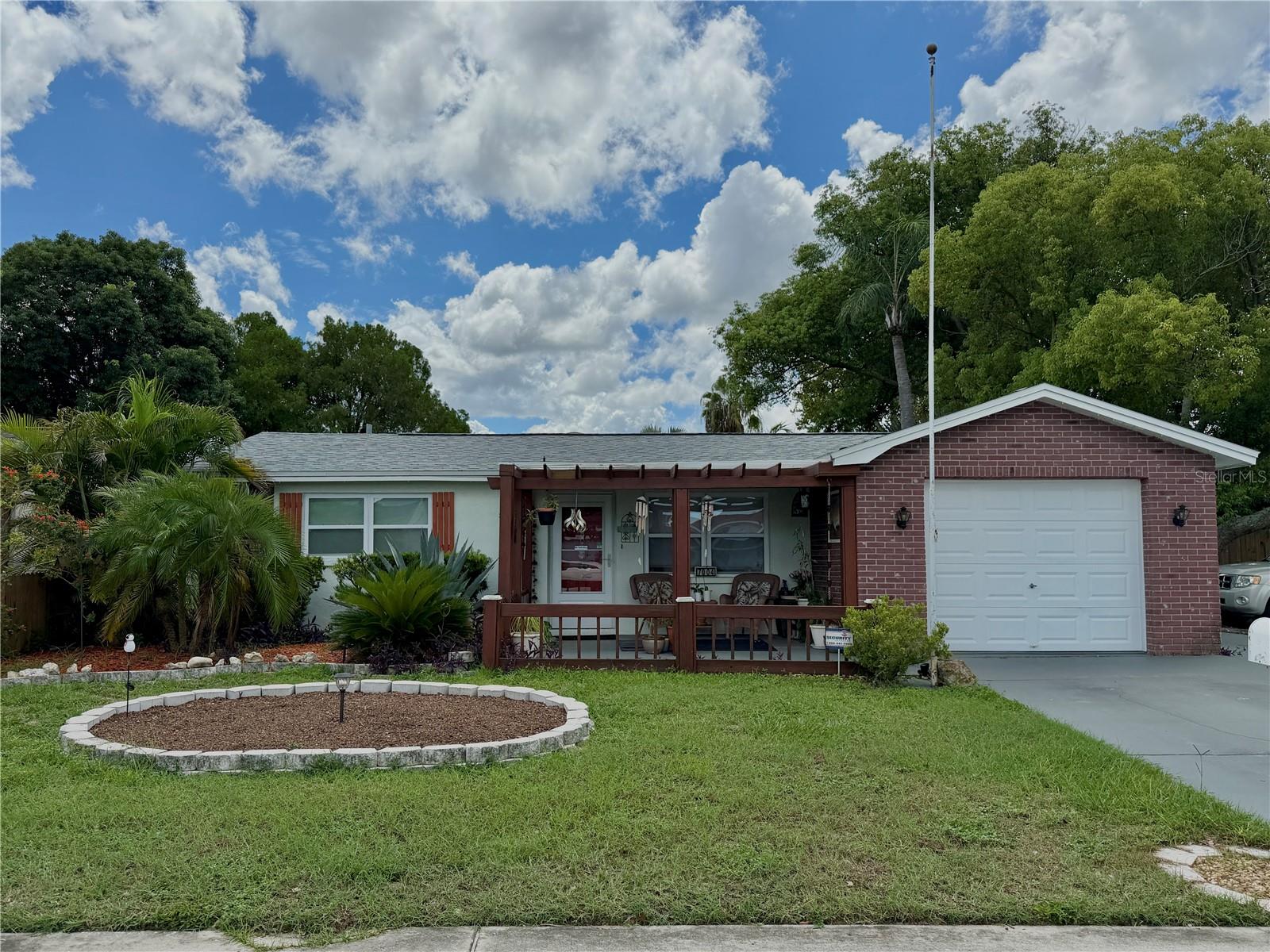 7004 ROCKWOOD DR