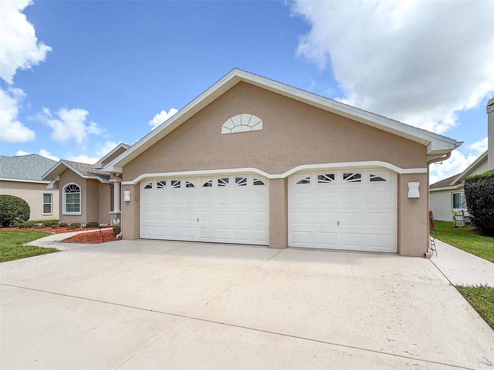 8533 CORAL CREEK LOOP
