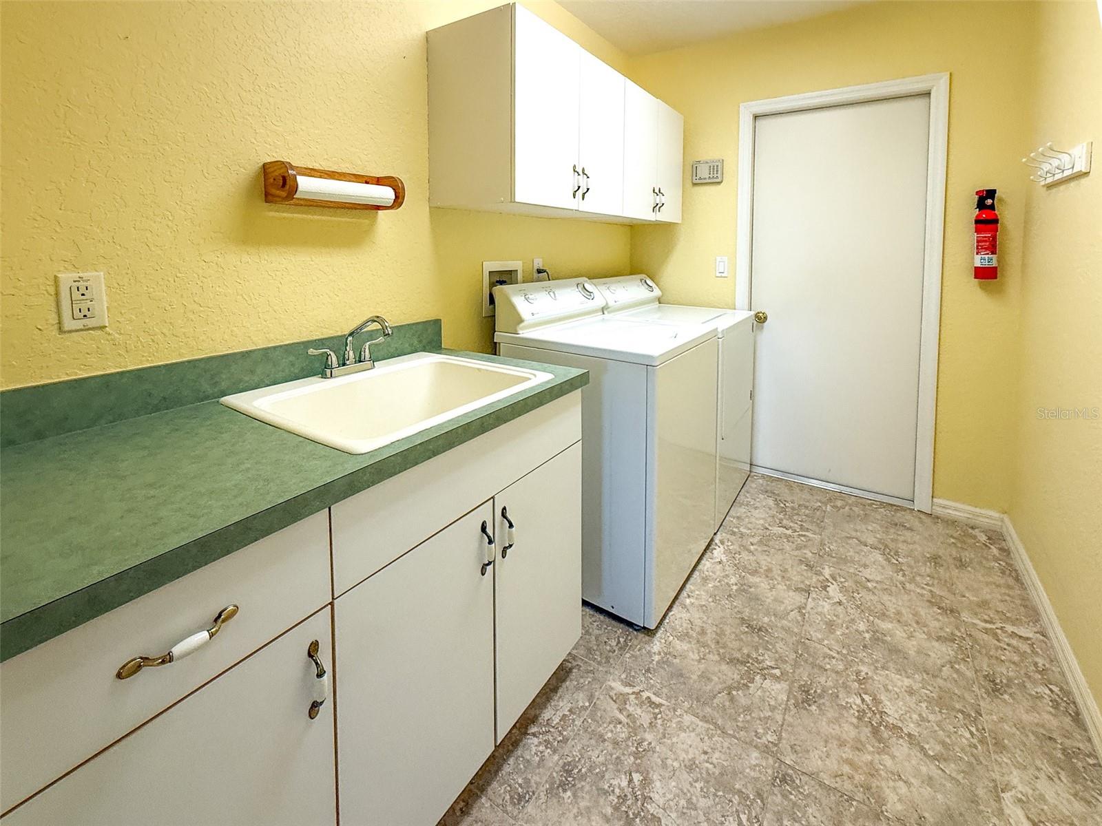 8533 CORAL CREEK LOOP