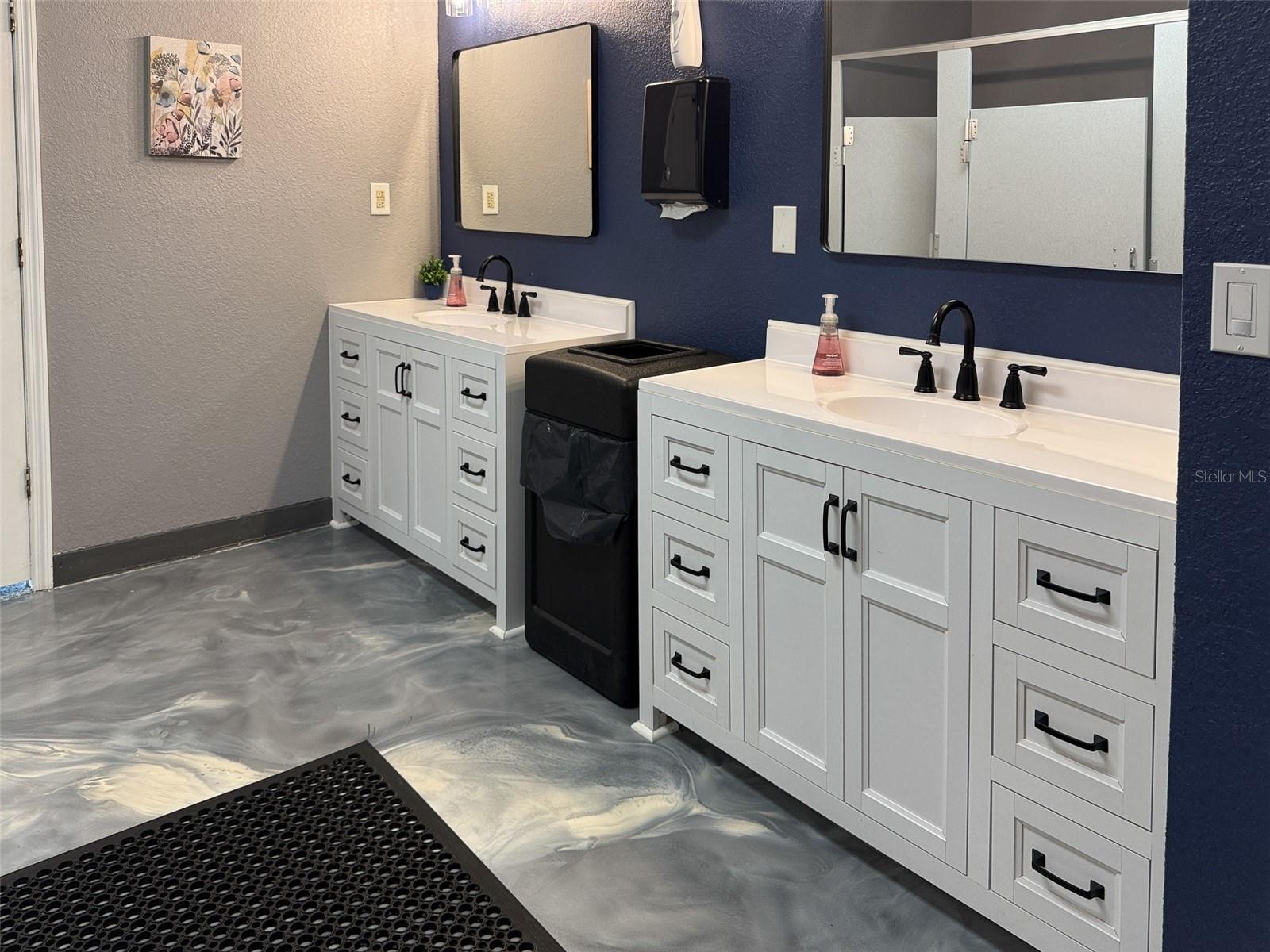 8533 CORAL CREEK LOOP