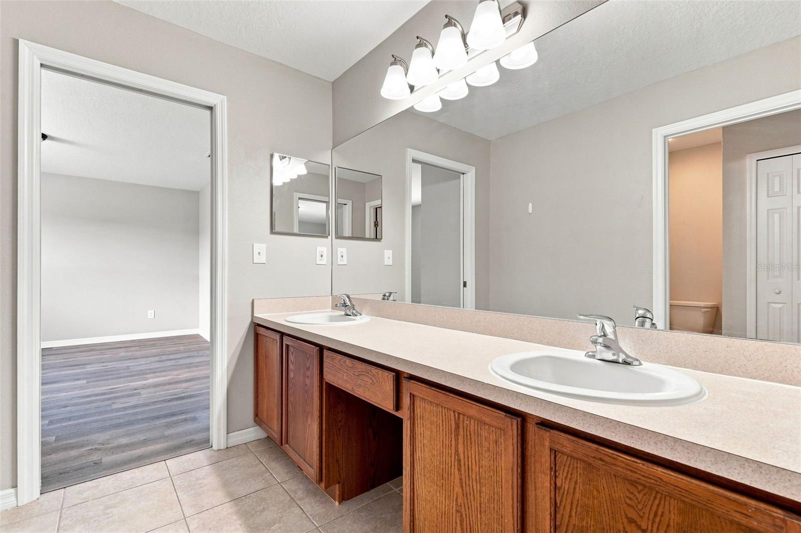 5123 CELLO WOOD LN
