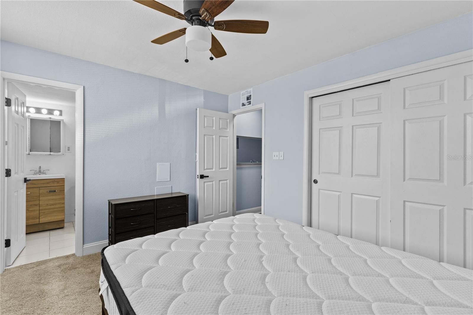 1301 S HOWARD AVE #B18