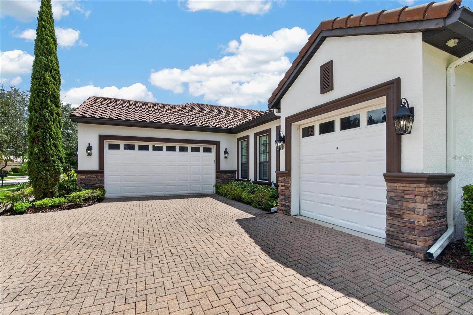 8467 DUNHAM STATION DR