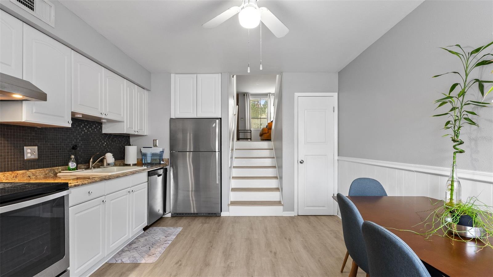 4227 LA PALMA CT