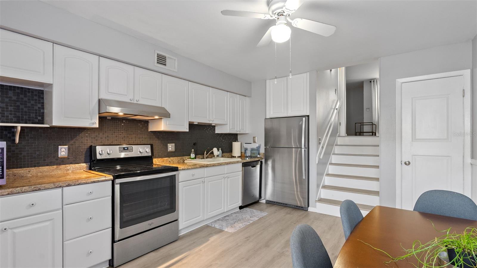 4227 LA PALMA CT