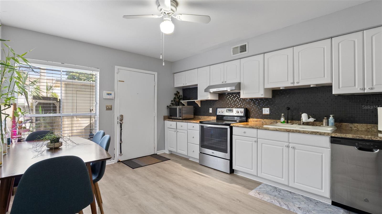 4227 LA PALMA CT