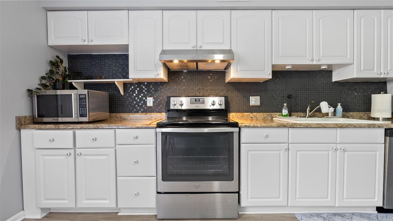 4227 LA PALMA CT
