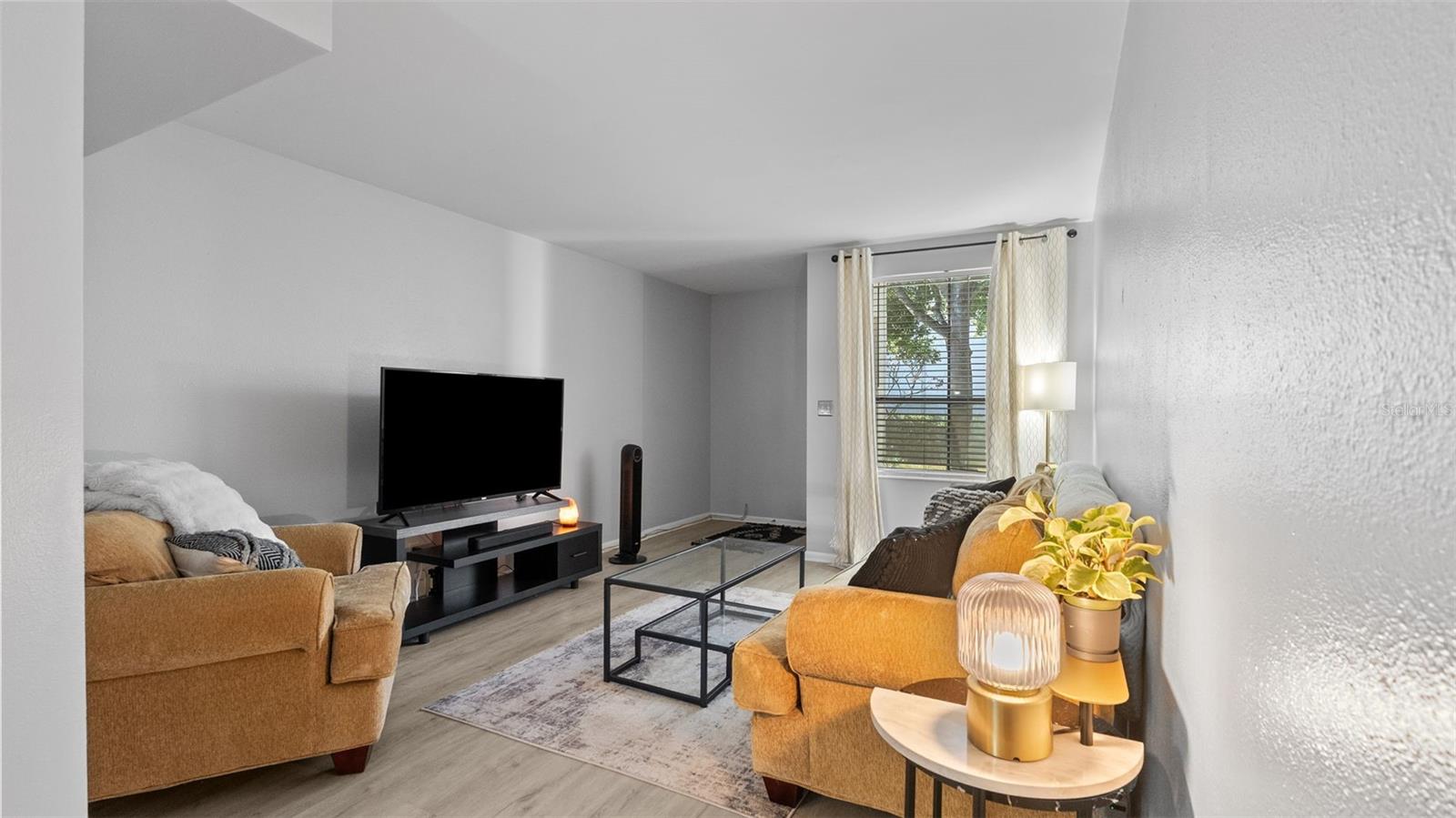 4227 LA PALMA CT