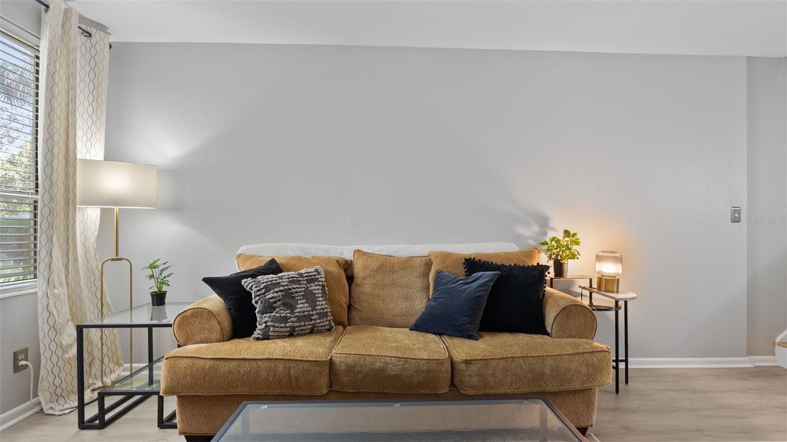 4227 LA PALMA CT