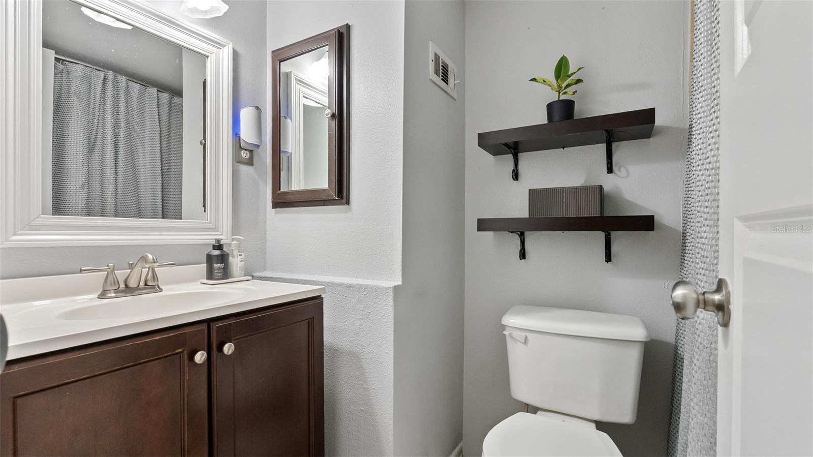 4227 LA PALMA CT