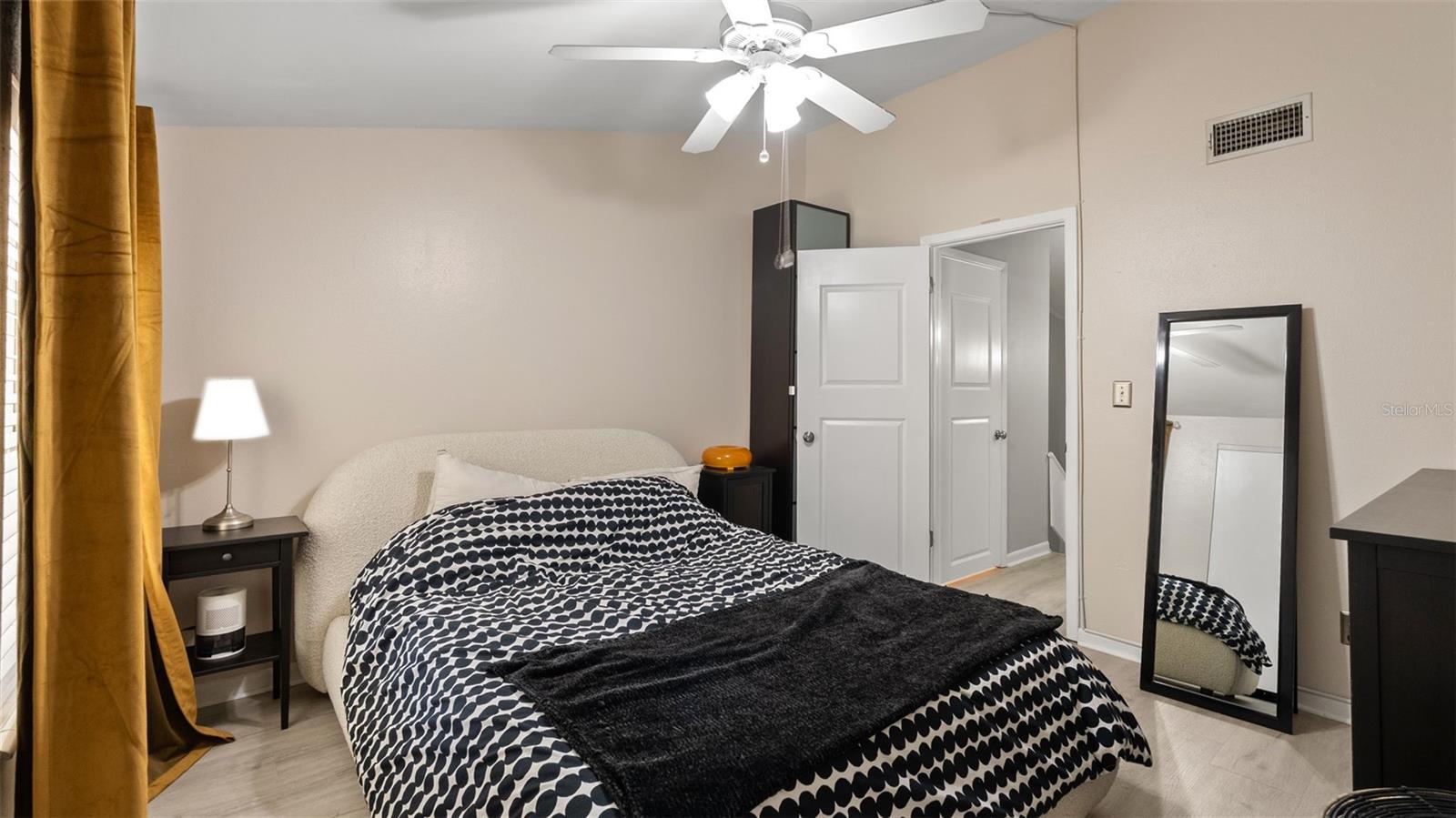 4227 LA PALMA CT