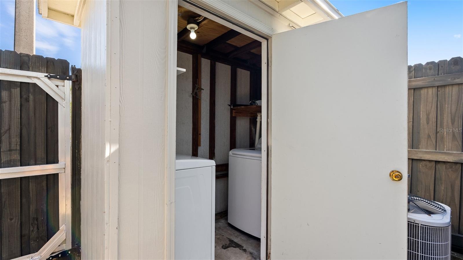 4227 LA PALMA CT