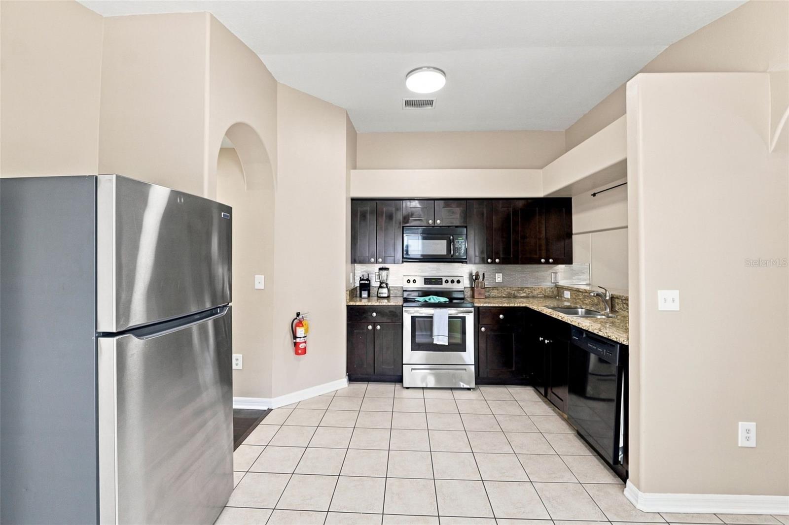 6817 ARAMON CT