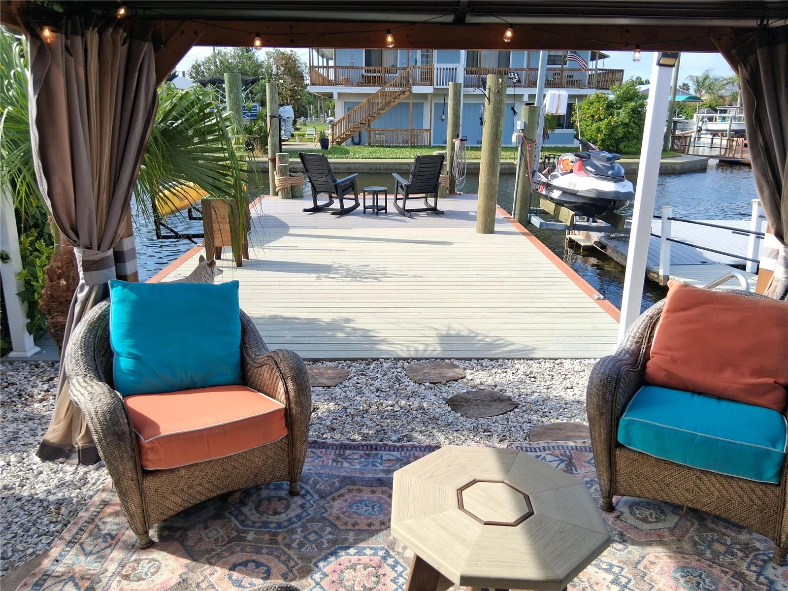 6424 BOATYARD DR