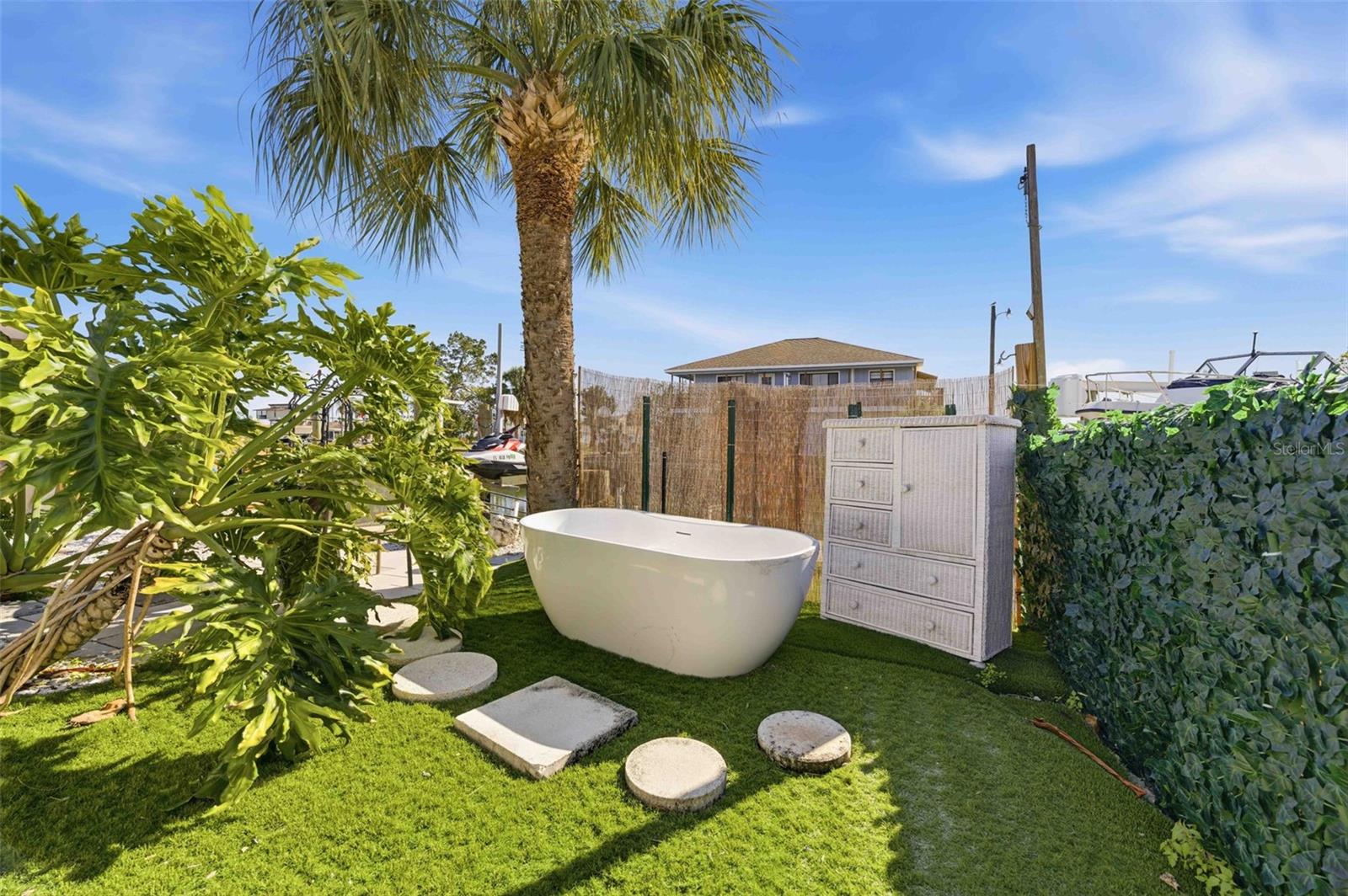 6424 BOATYARD DR