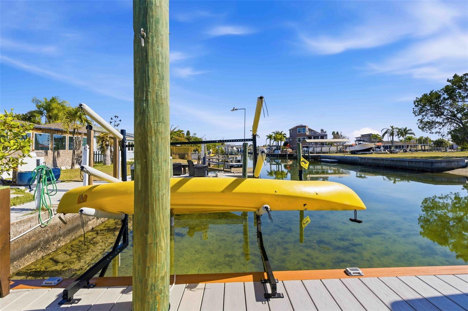 6424 BOATYARD DR