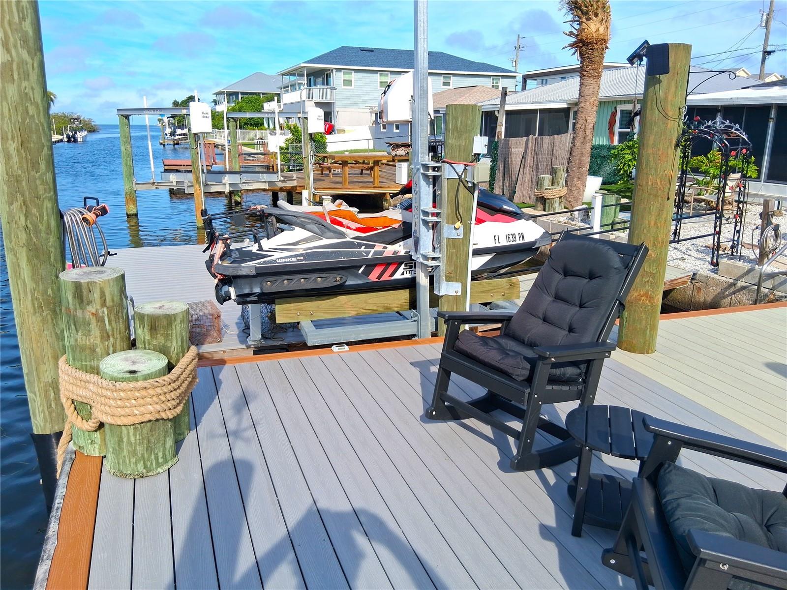 6424 BOATYARD DR