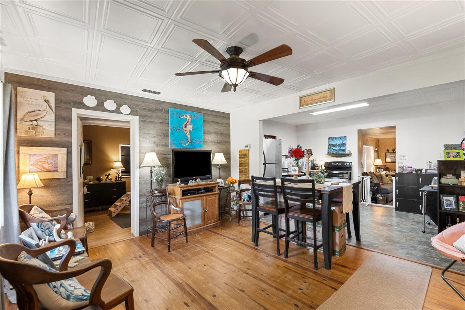 8709 EL PORTAL DR