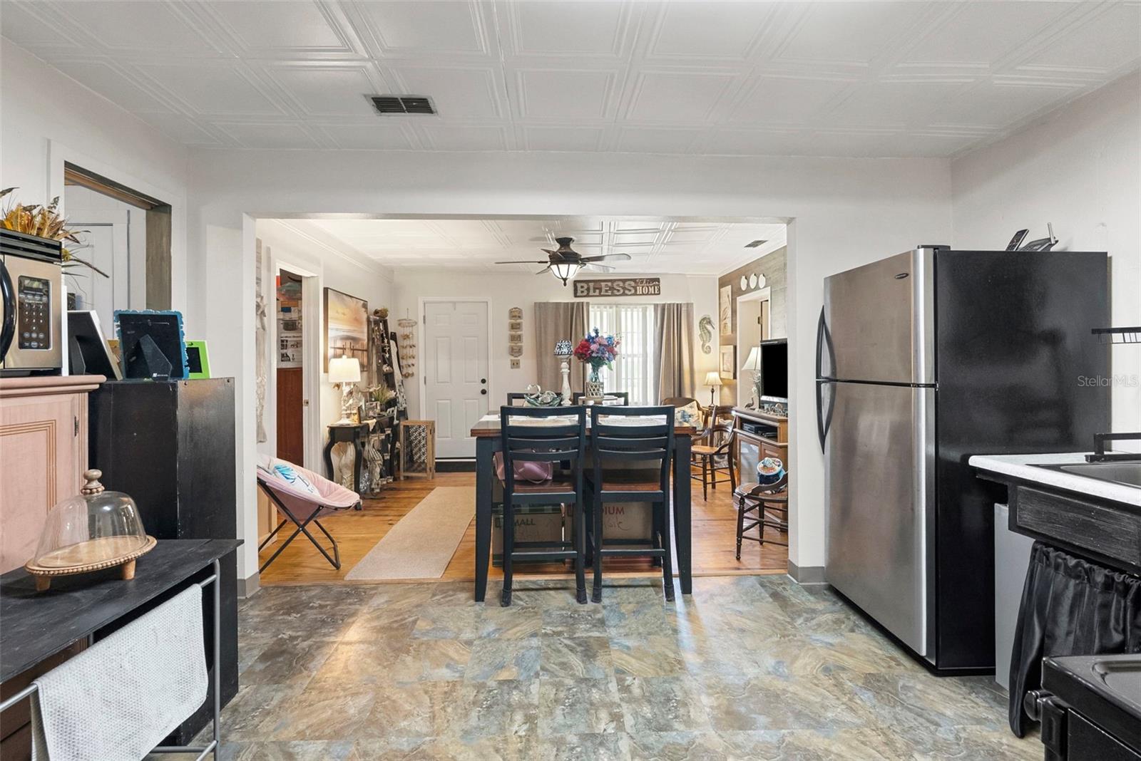 8709 EL PORTAL DR