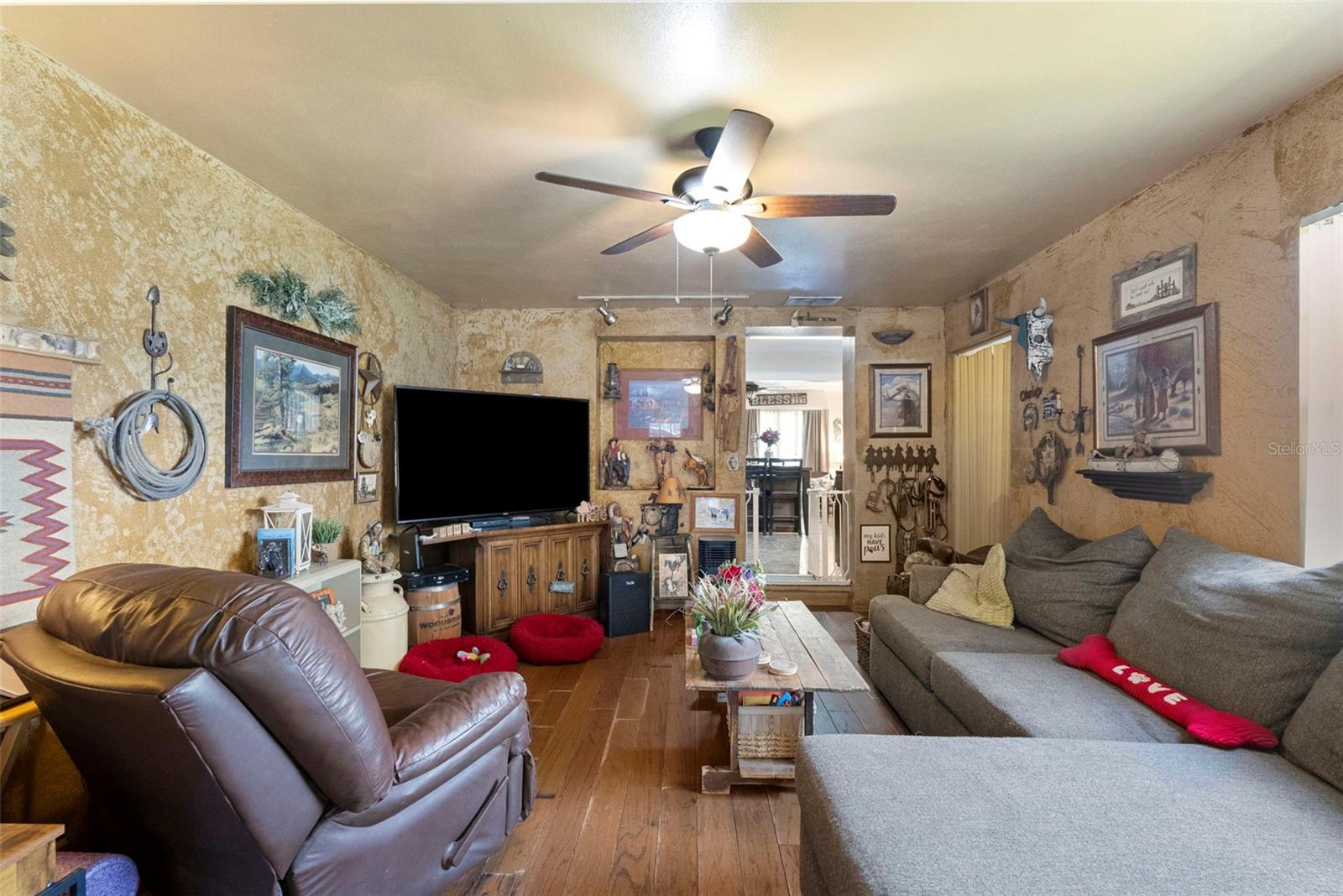 8709 EL PORTAL DR