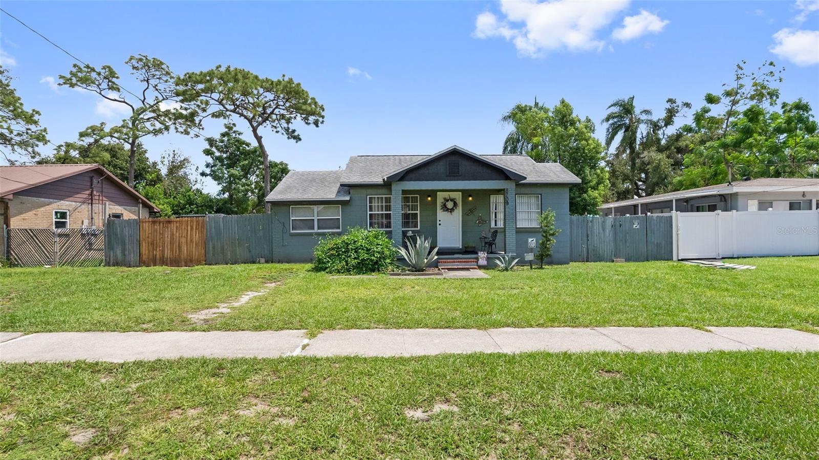 8709 EL PORTAL DR