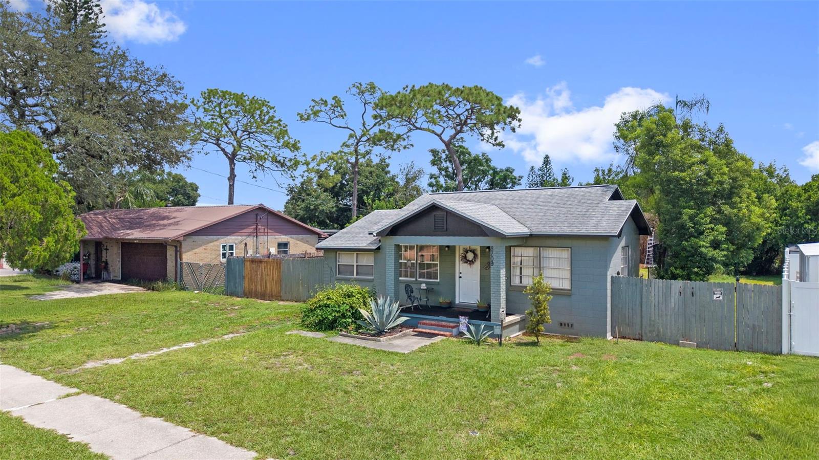 8709 EL PORTAL DR