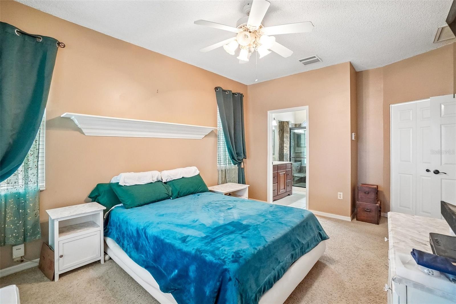 1605 SAND HOLLOW LN